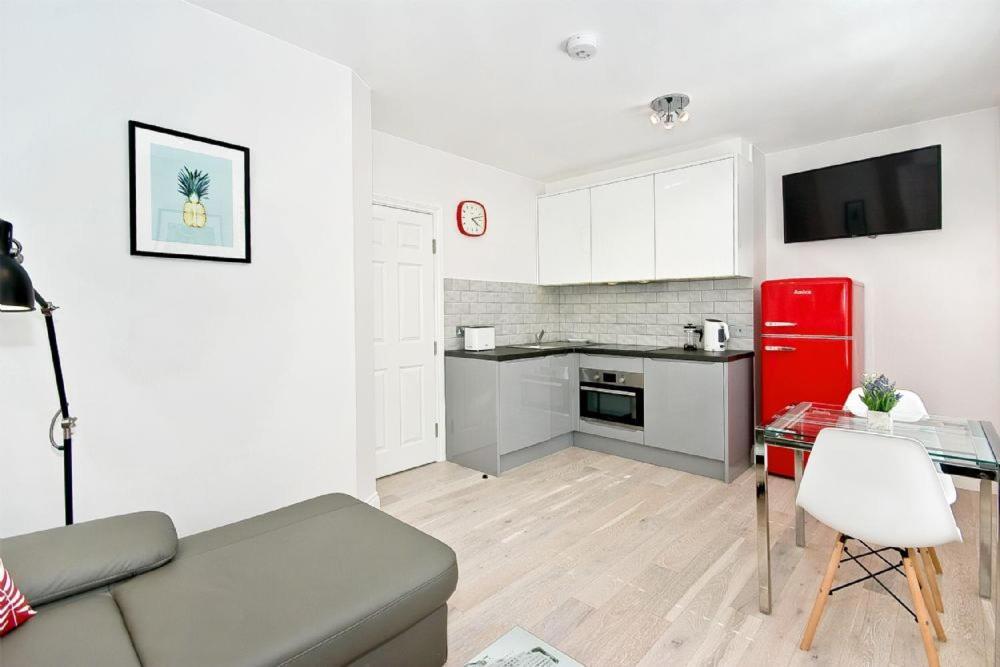 F3 Greek Street By City Living London Exterior photo